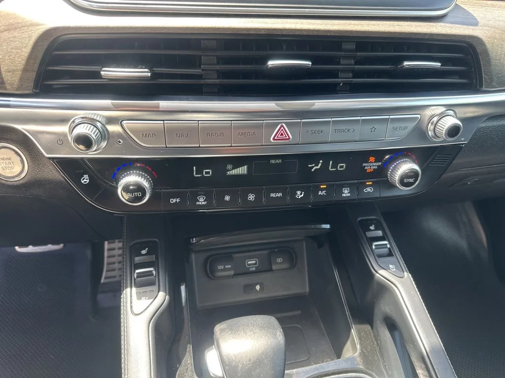 Used 2022 White Kia SX image 17