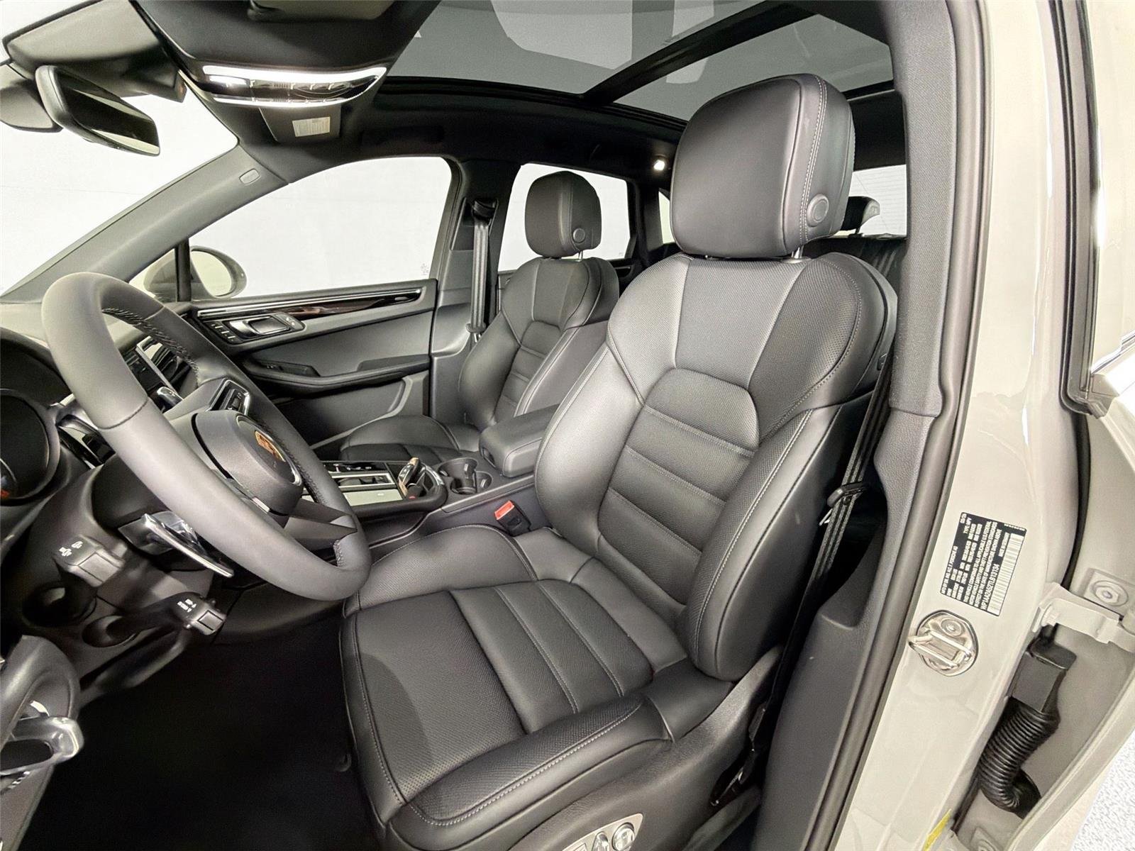 Used 2026 Chalk Porsche T image 5