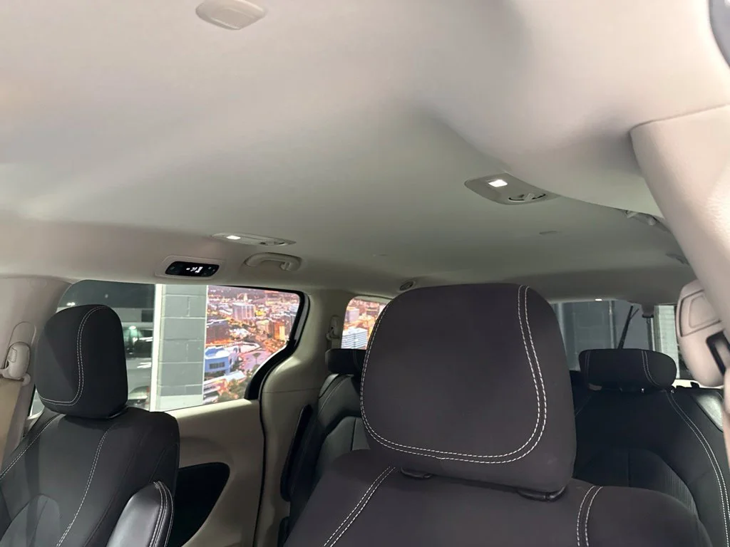 Used 2022 White Chrysler LX image 22