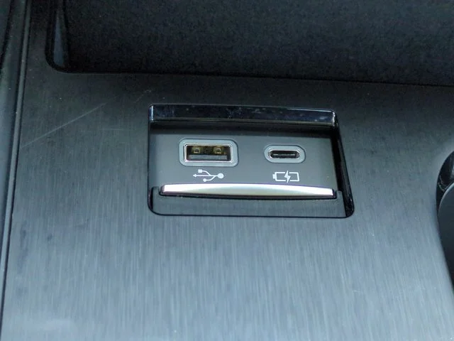 Certified Used 2025 Black Lexus 300h Luxury image 21