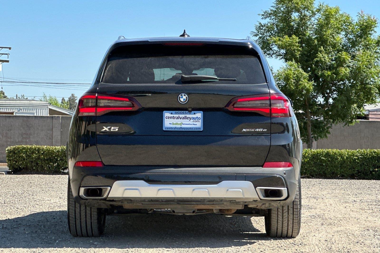 Used 2023 Black Sapphire Metallic BMW xDrive45e image 4