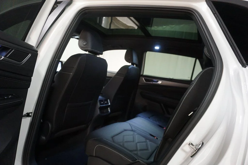 New 2026 White Volkswagen SE w/Technology image 29