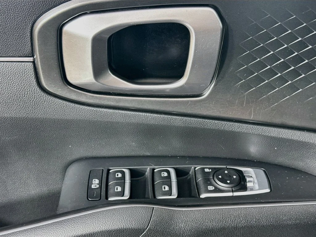 Used 2022 Silver Kia EX image 21