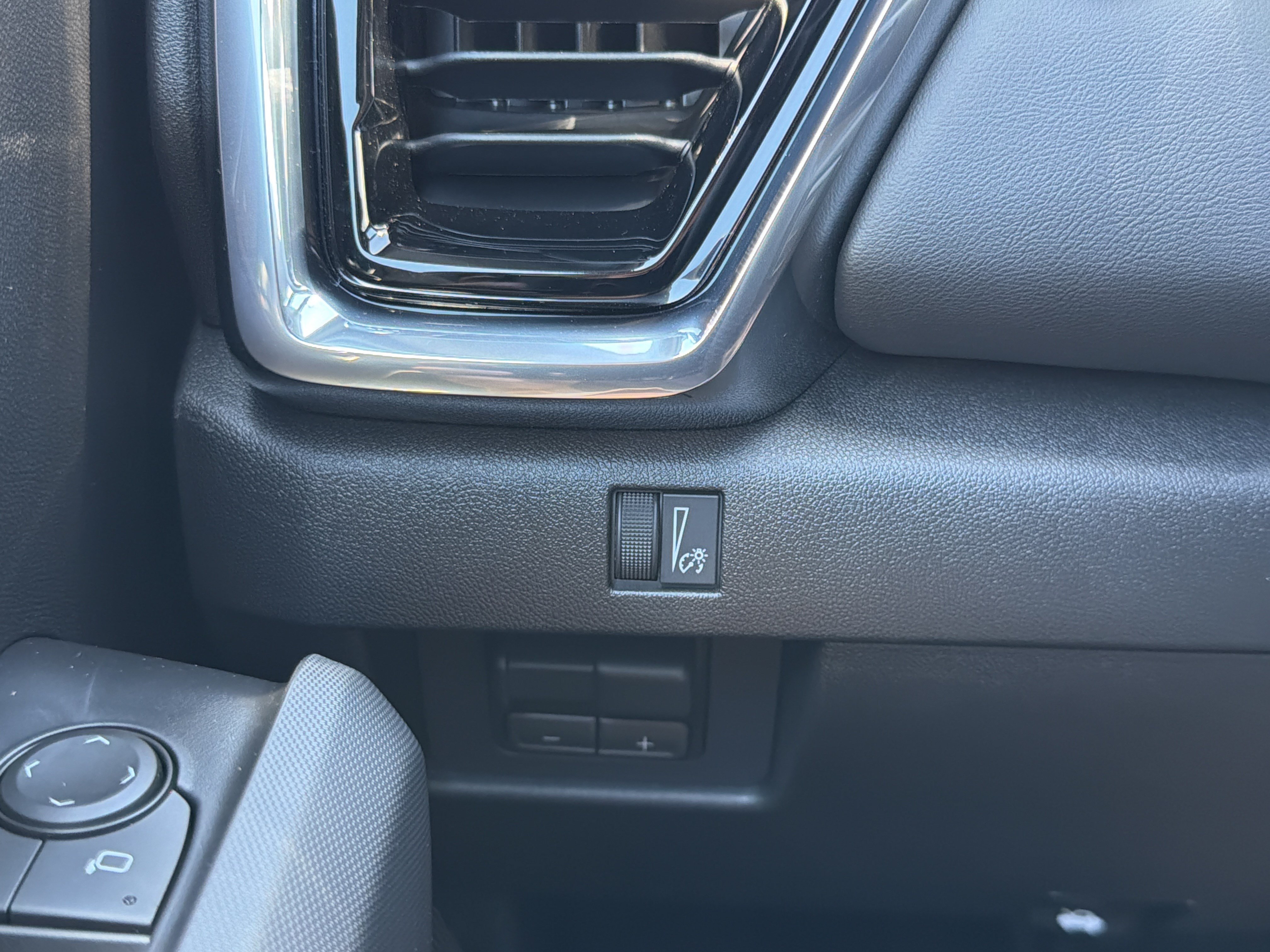New 2026 Summit White GMC Elevation image 30