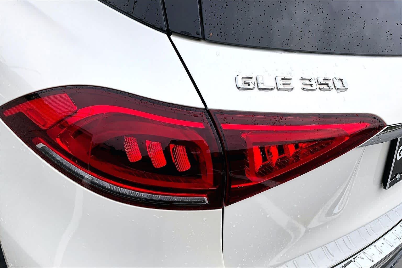 Used 2022 MANUFAKTUR Diamond White Bright Mercedes-Benz GLE 350 image 28