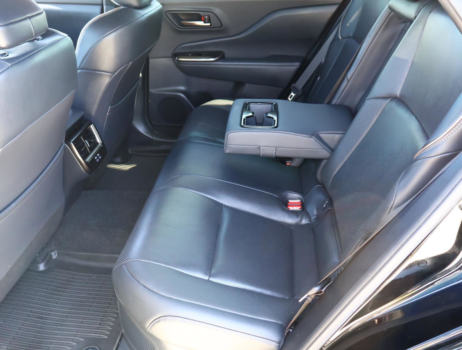 2025 Toyota Crown Signia XLE - Photo 21