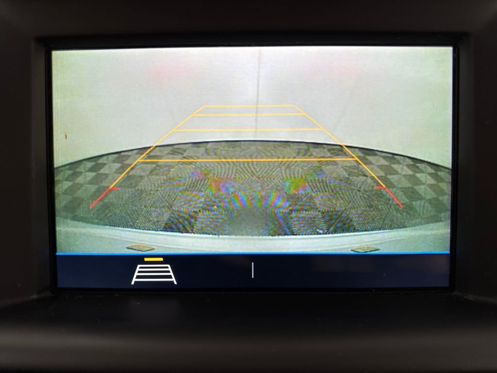 Used 2019 White GMC SLE image 16