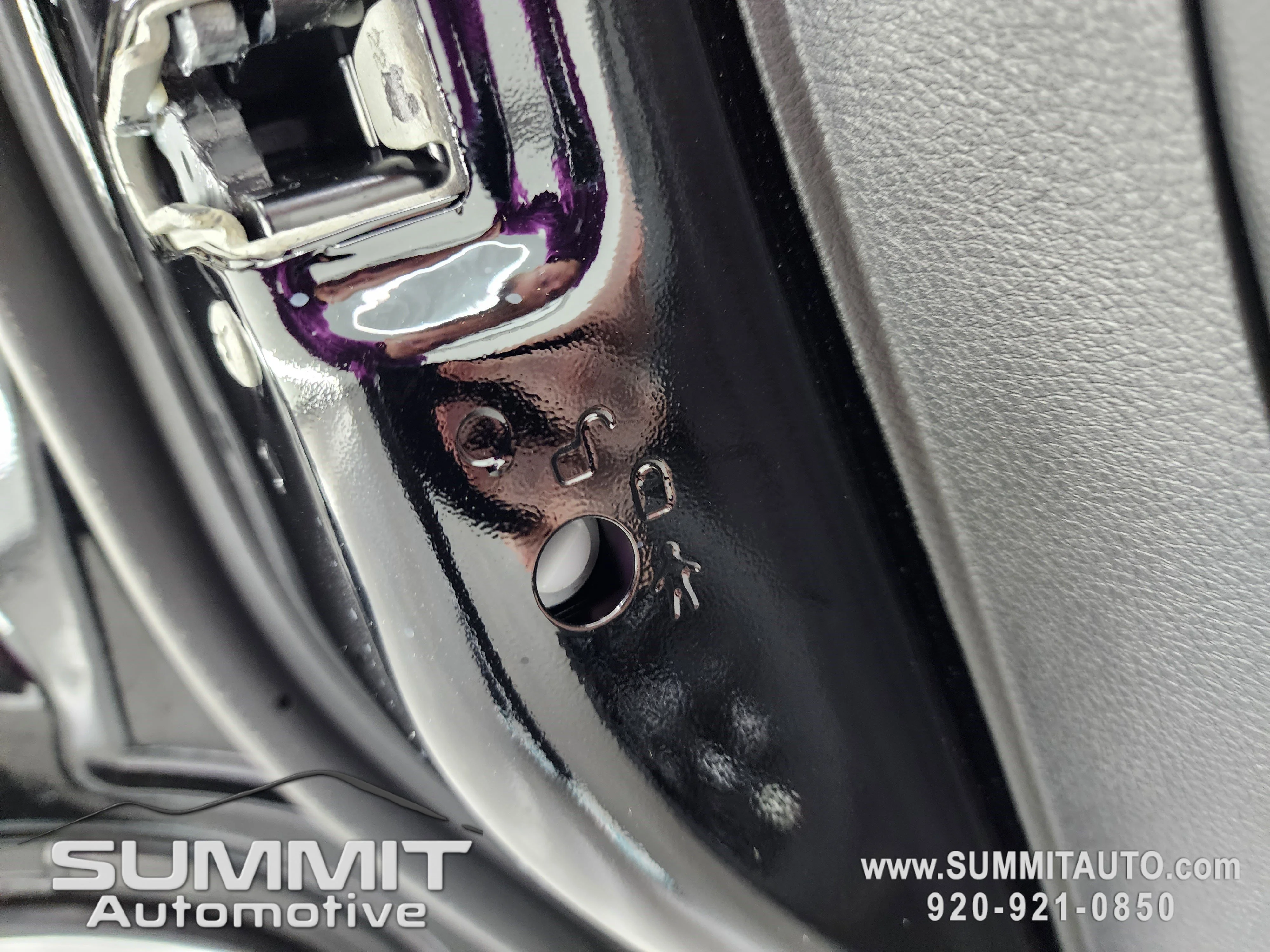 New 2026 Diamond Black Crystal Pearlcoat Jeep Latitude image 41