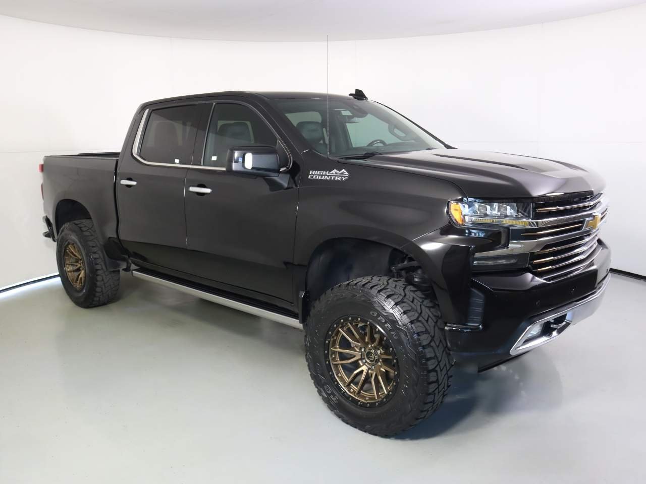 Used 2020 Black Chevrolet High Country Crew Cab image 5