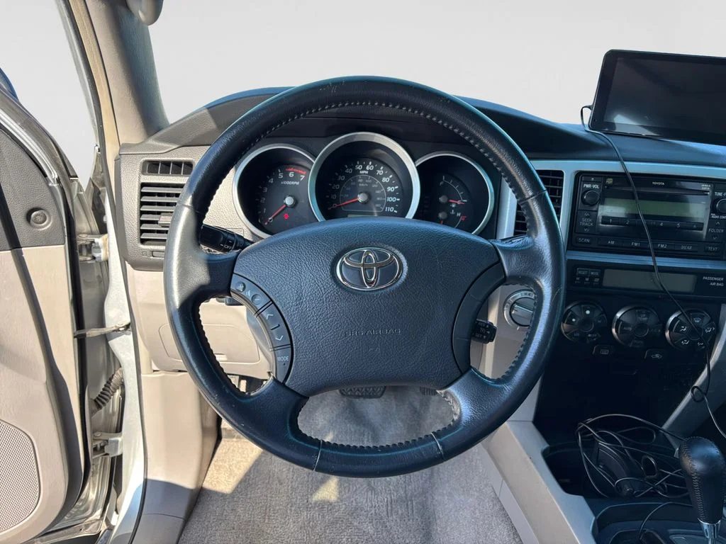 Used 2008 Silver Toyota SR5 image 11