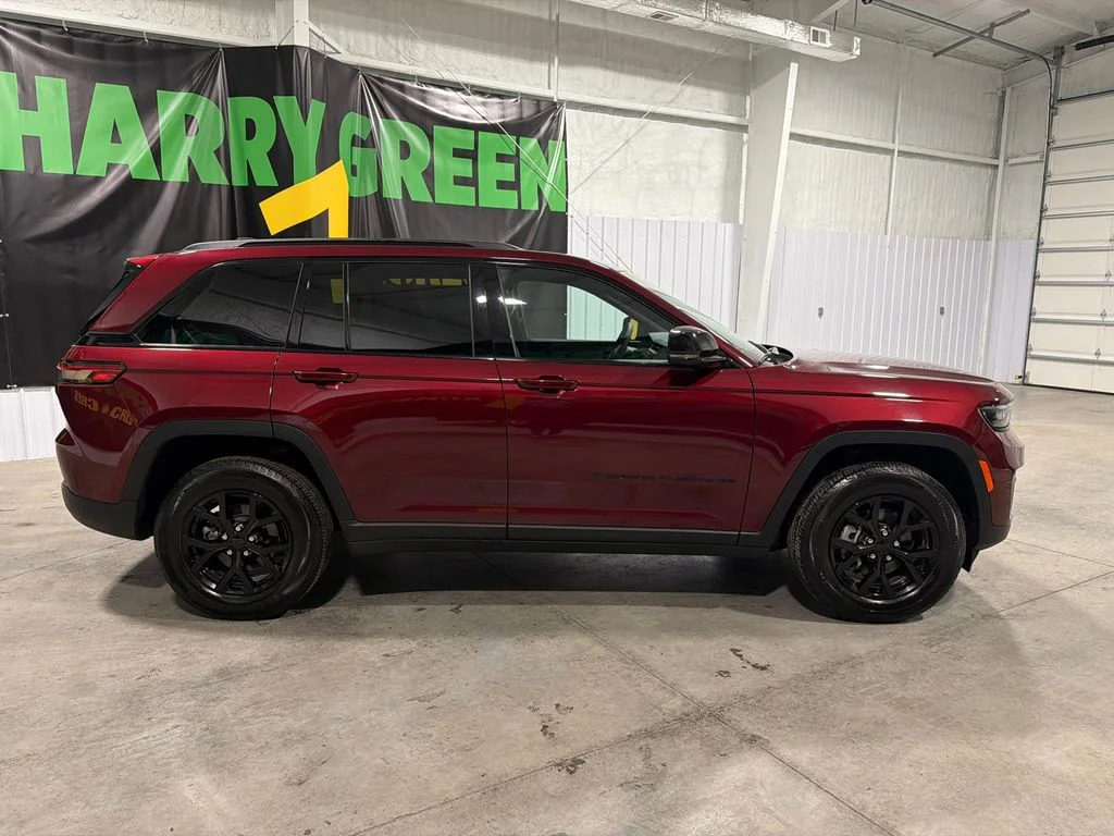 Certified Used 2025 Velvet Red Pearlcoat Jeep Altitude image 5