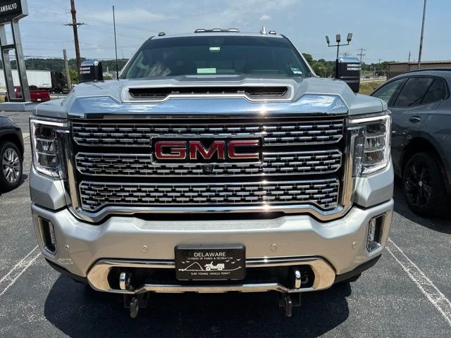 Used 2022 Silver GMC Denali image 2
