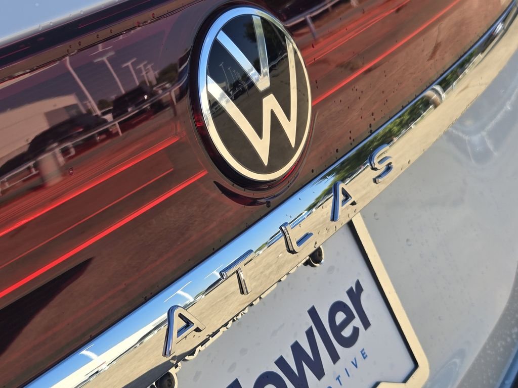 New 2026 White/off-white Volkswagen 2.0T SE w/Technology image 7