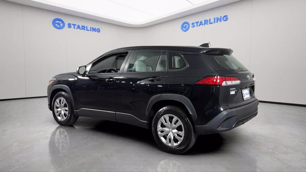 Used 2023 Black Toyota L image 4