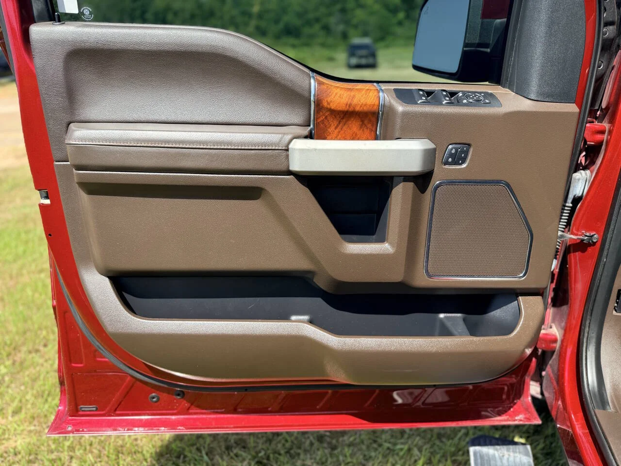 Used 2016 Maroon Ford King Ranch 4x2 4dr SuperCrew 5.5 ft. SB image 29