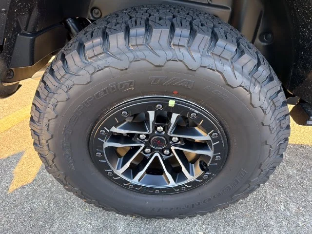 New 2027 Black Clear-Coat Paint Jeep Rubicon X image 9