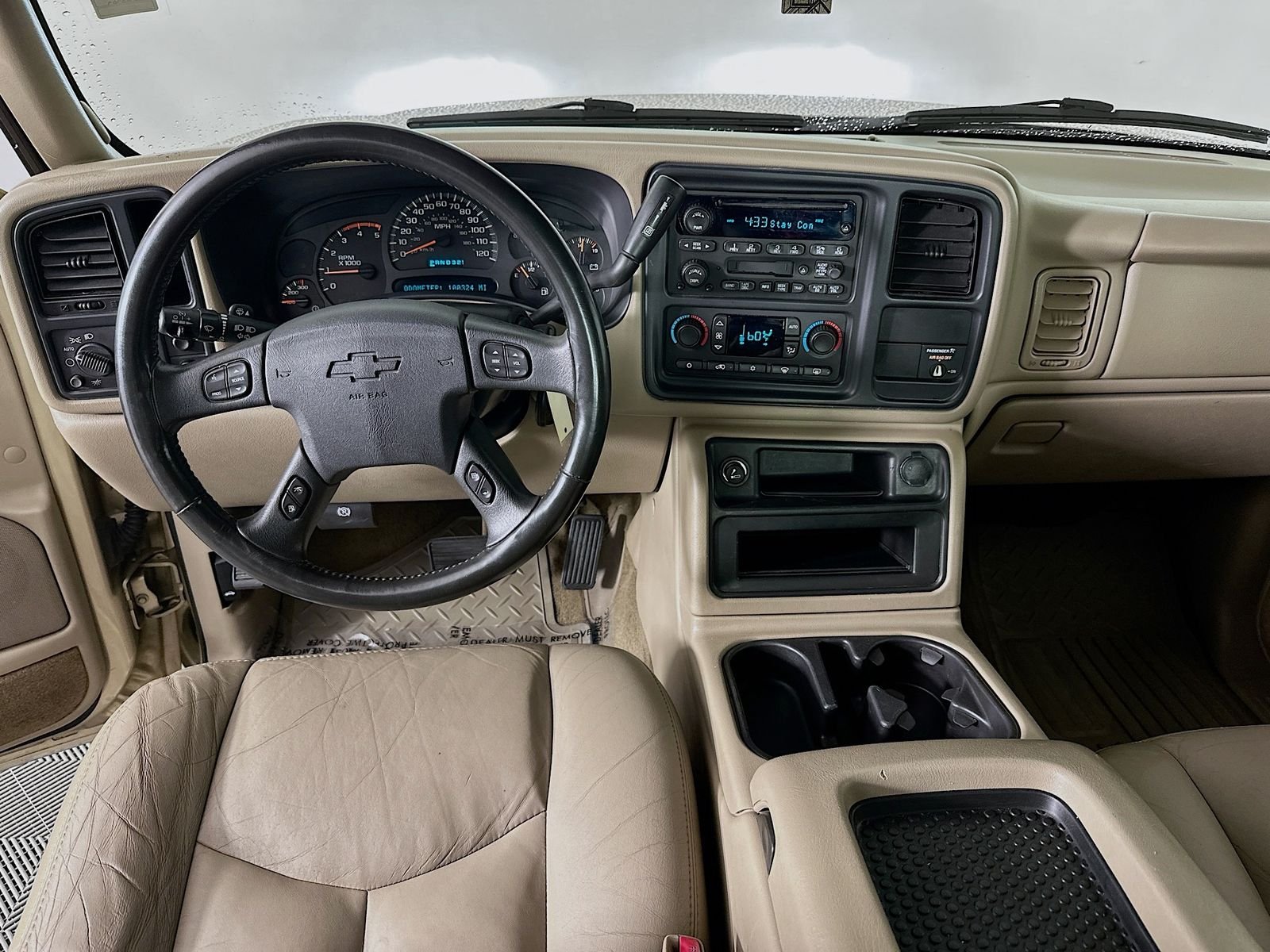 Used 2004 Sandstone Metallic Chevrolet Base image 21