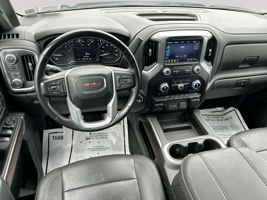 Used 2023 White GMC SLT image 22