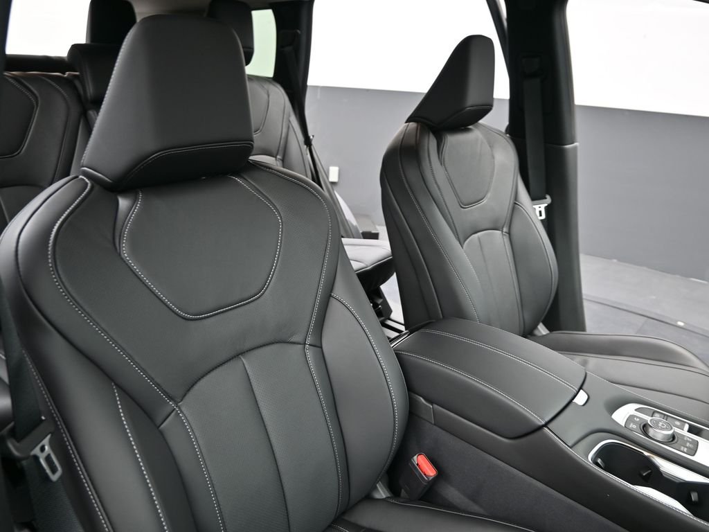 2025 INFINITI QX60 LUXE - Photo 12
