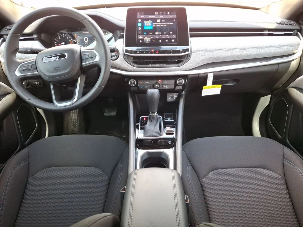 2025 Jeep Compass Sport - Photo 15