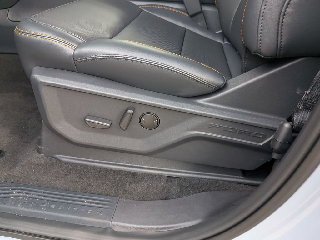 New 2027 Glacier Gray Metallic Tri-Coat Ford Tremor® image 18