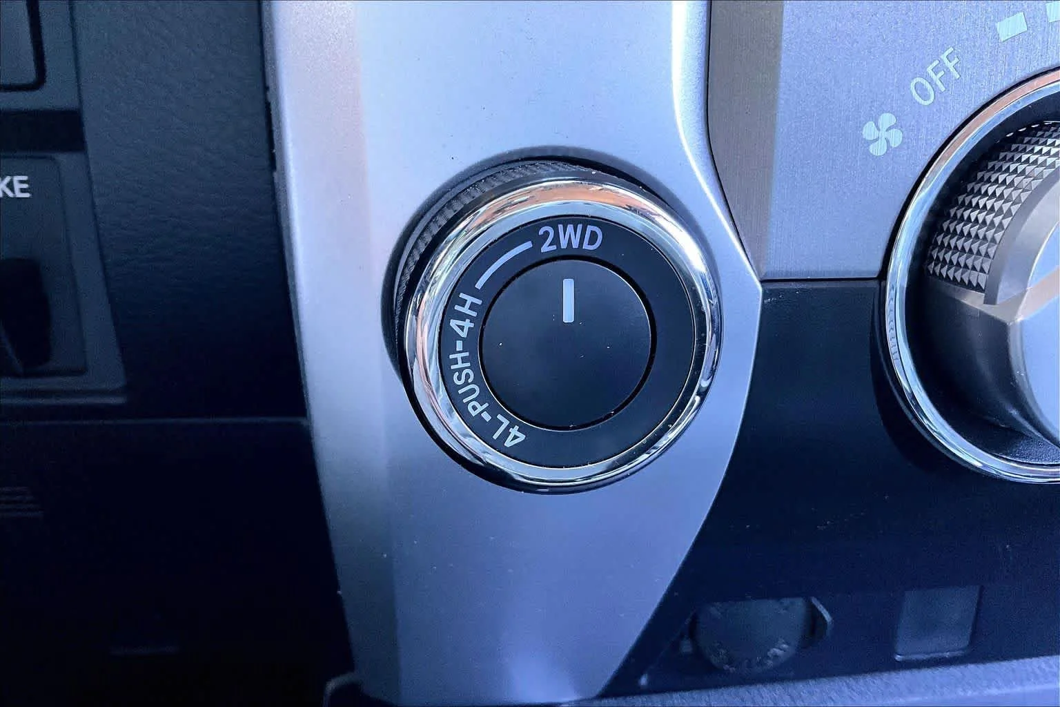 Used 2018 Cement Toyota SR5 image 36