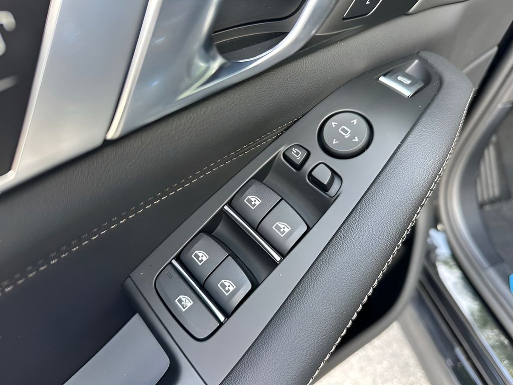 New 2026 Black Sapphire Metallic BMW xDrive40i image 12