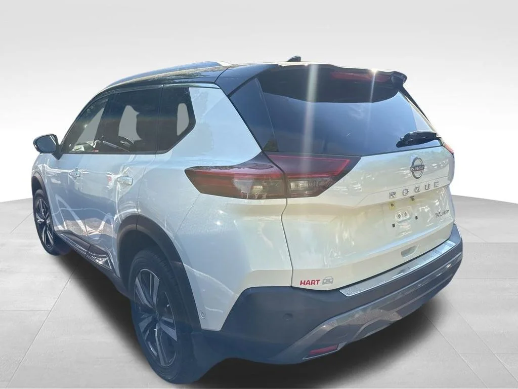 Used 2023 White Nissan SL image 14