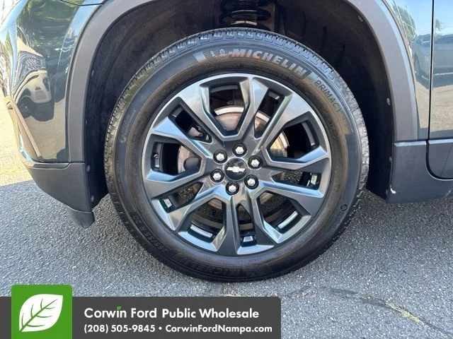 Used 2019 Gray Chevrolet RS image 9