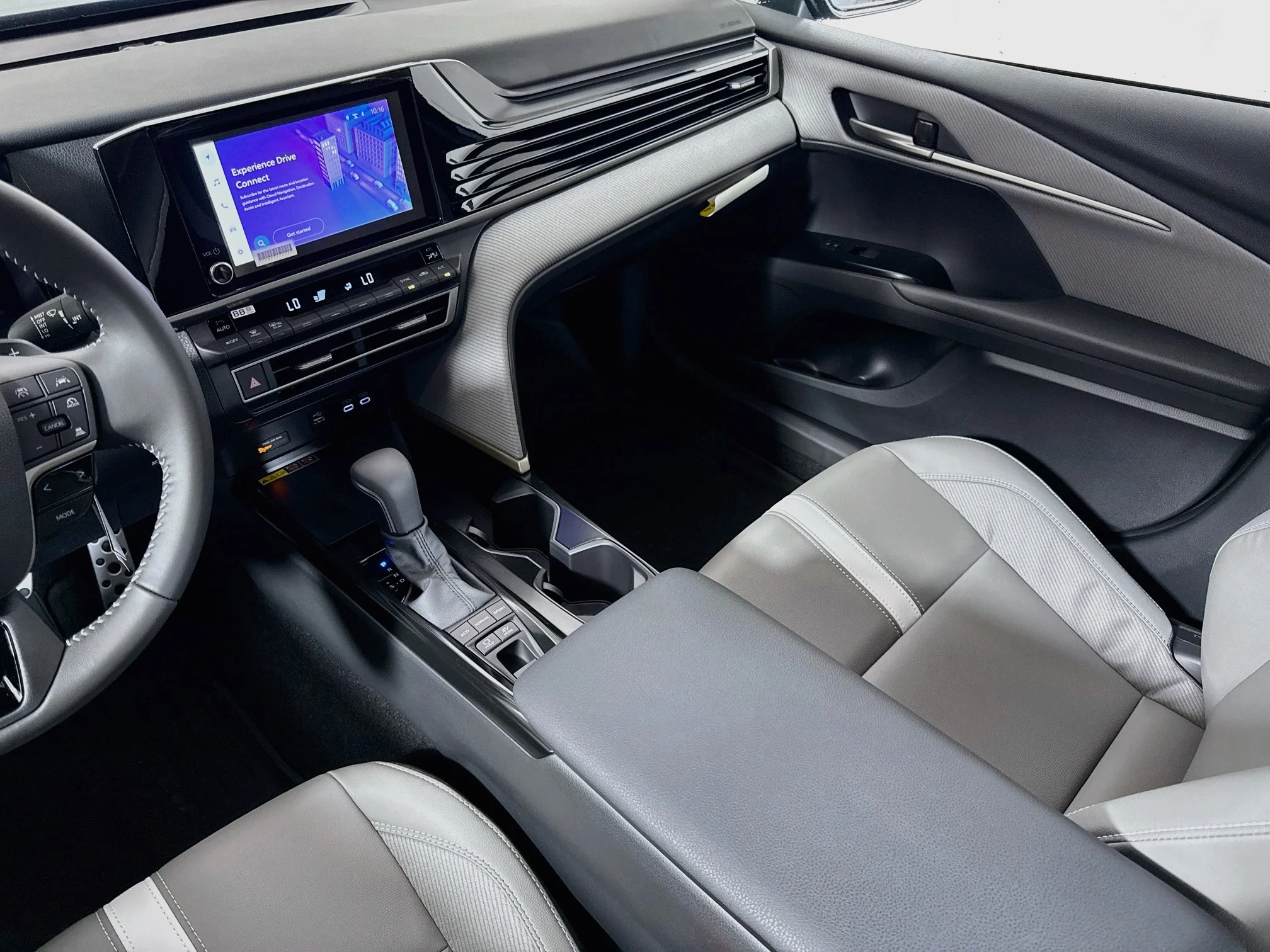 New 2026 Ocean Gem Toyota SE image 21