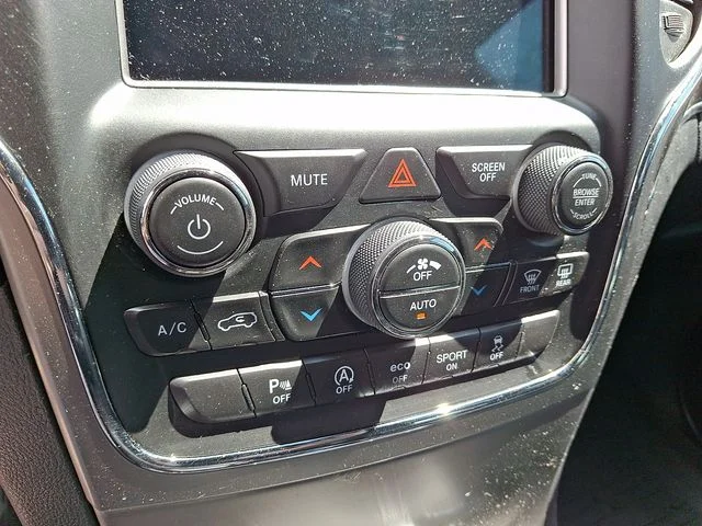Used 2018 Gray Jeep Limited image 23