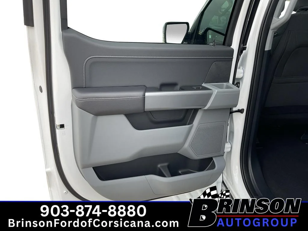 New 2026 Oxford White Ford XLT image 6