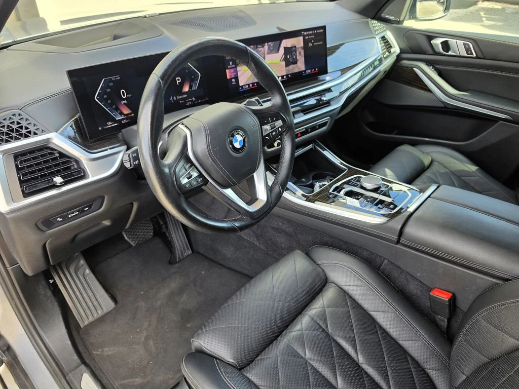 Used 2024 Gray BMW sDrive40i image 14