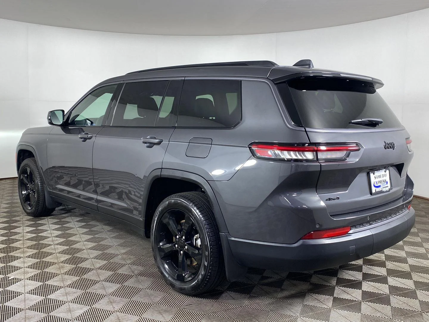 Used 2026 Baltic Gray Metallic Clearcoat Jeep Limited image 4