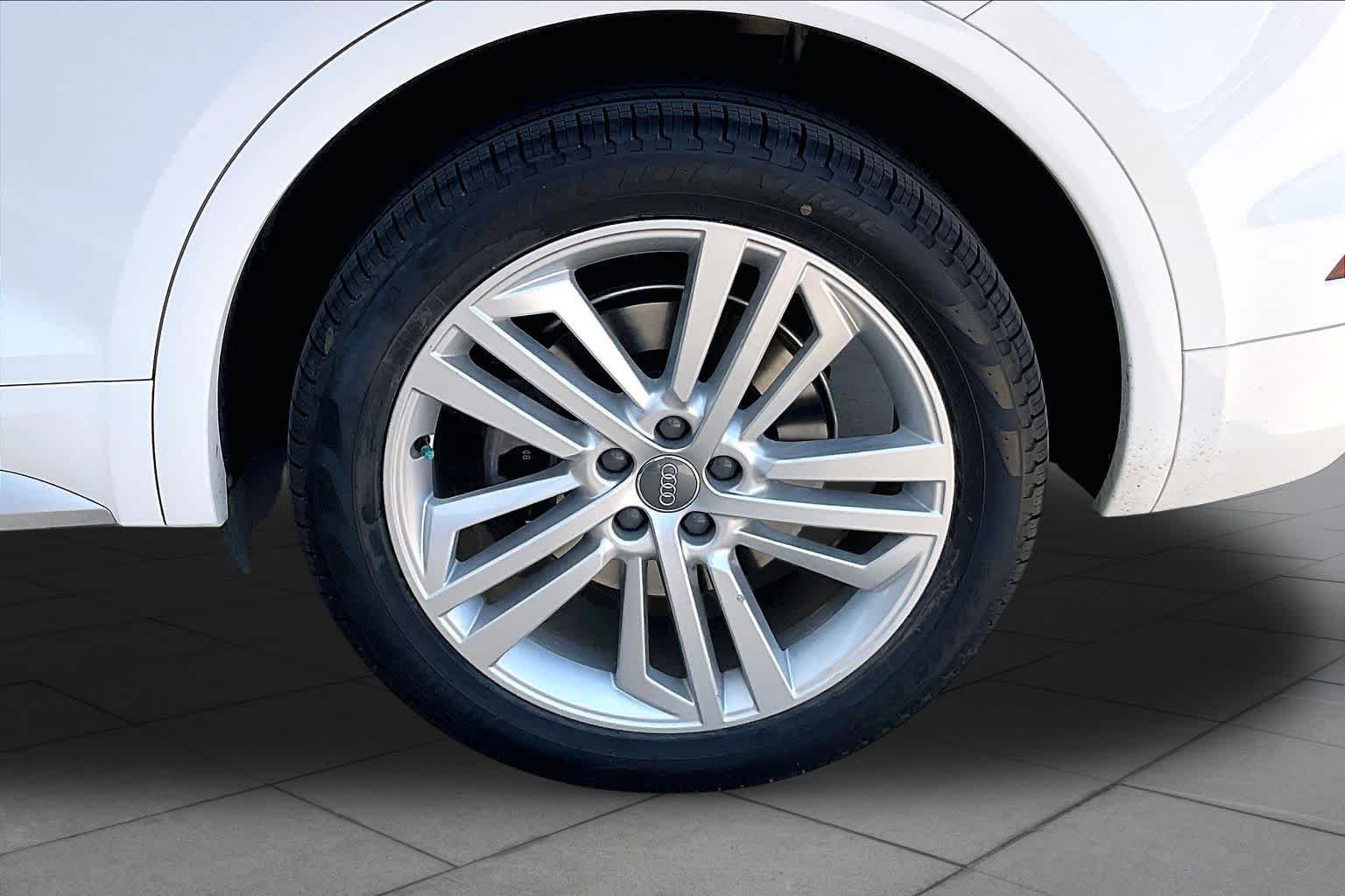 Used 2019 Ibis White Audi Premium Plus image 11