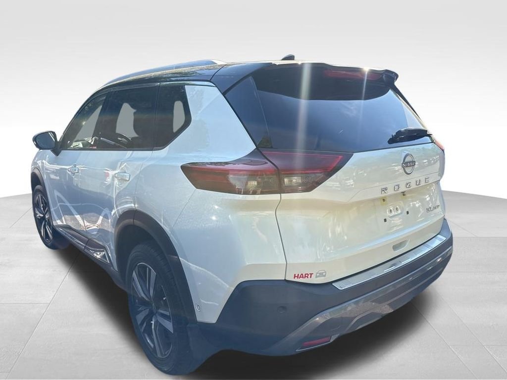 Used 2023 White Nissan SL image 14