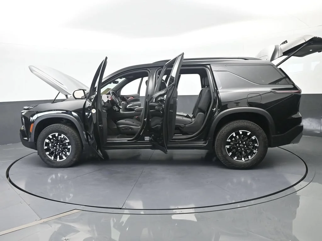 Used 2025 Mosaic Black Metallic Chevrolet Z71 image 100