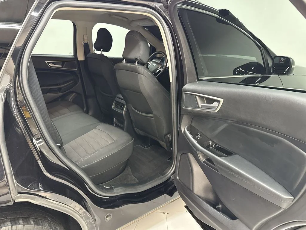 Used 2019 Agate Black Metallic Ford SEL image 18
