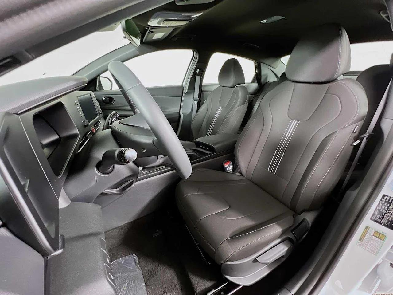 2026 Hyundai Elantra — photo 13