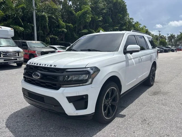 Used 2023 White Ford Limited image 5