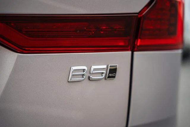 New 2026 Aurora Silver Volvo Plus image 8