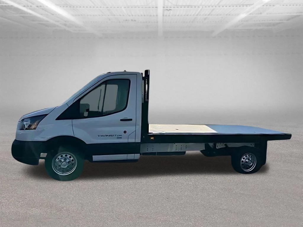 New 2025 Oxford White Ford Chassis Cab image 5