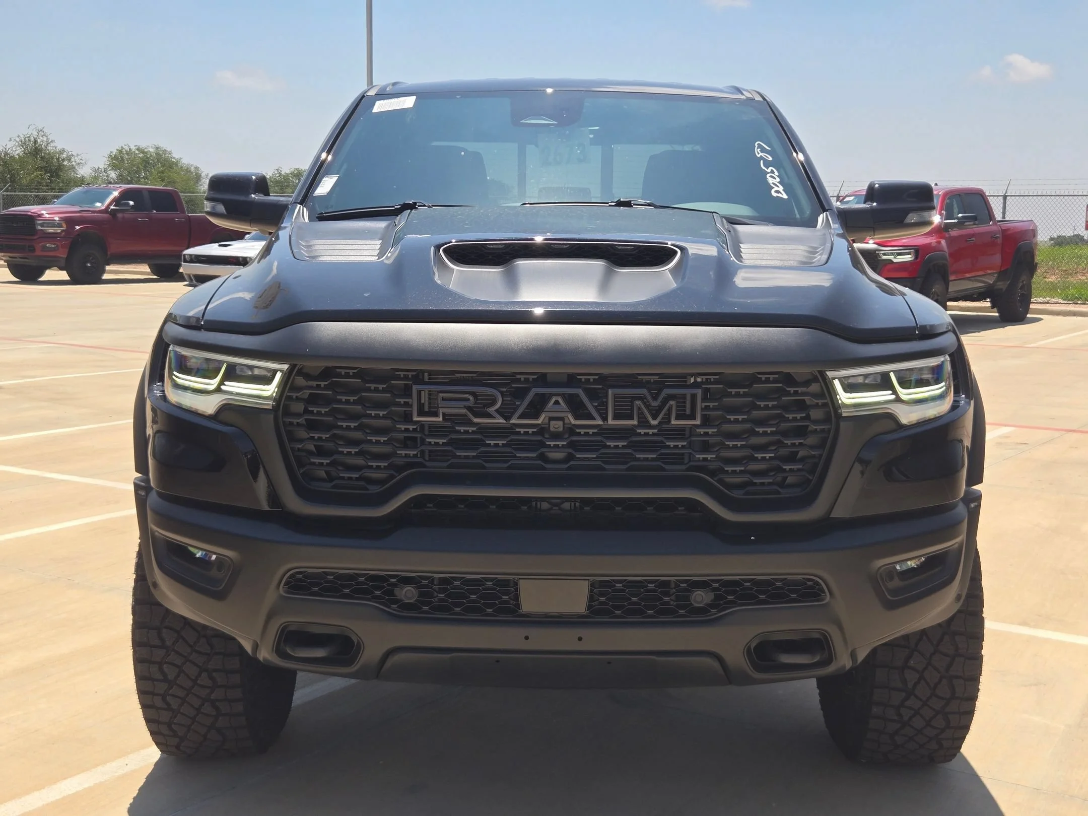 New 2026 Diamond Black Crystal Pearl-Coat Exterior Paint RAM RHO image 8