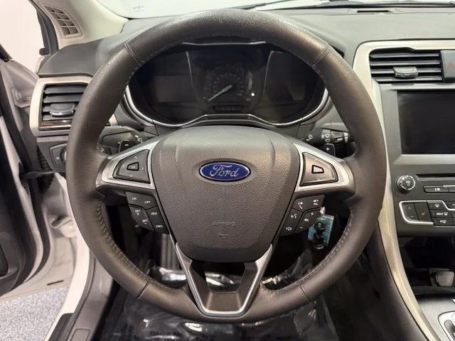 Used 2016 White Ford SE image 18