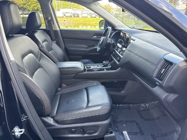 Used 2024 Black Nissan SL image 10