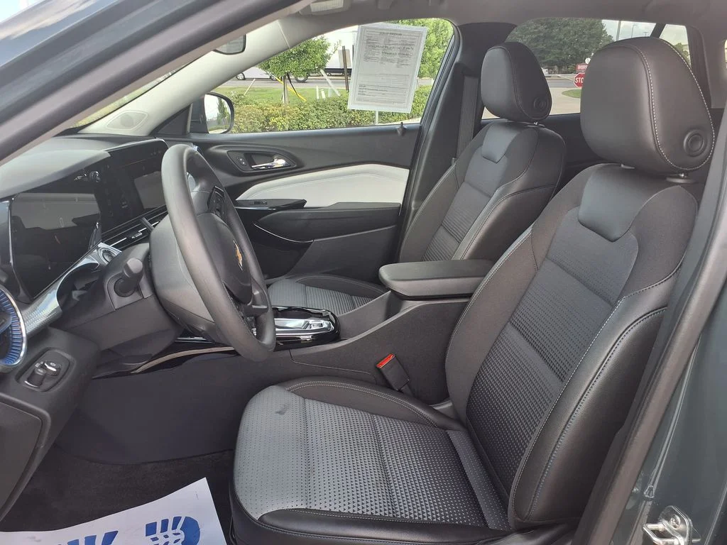 Used 2025 Gray Chevrolet LT image 15