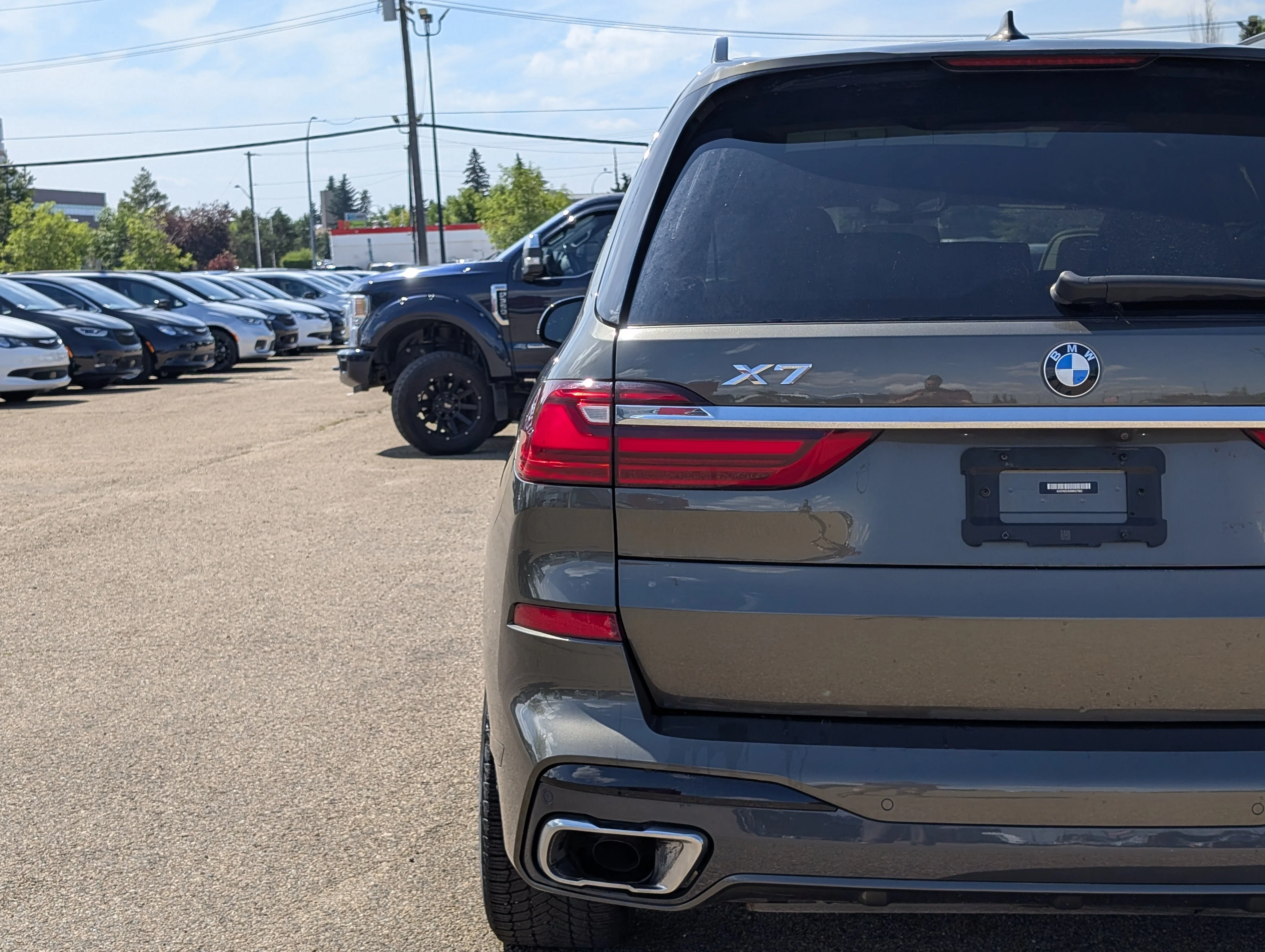 Used 2022 Manhattan Metallic BMW xDrive40i image 13