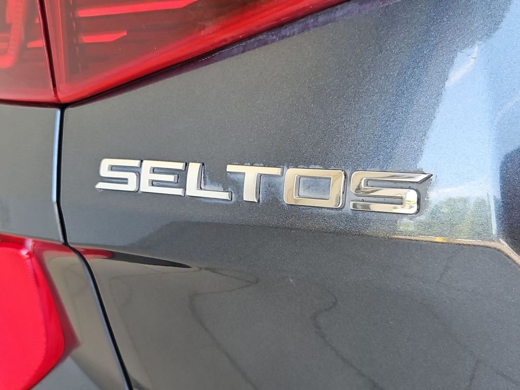 2021 Kia Seltos S - Photo 26