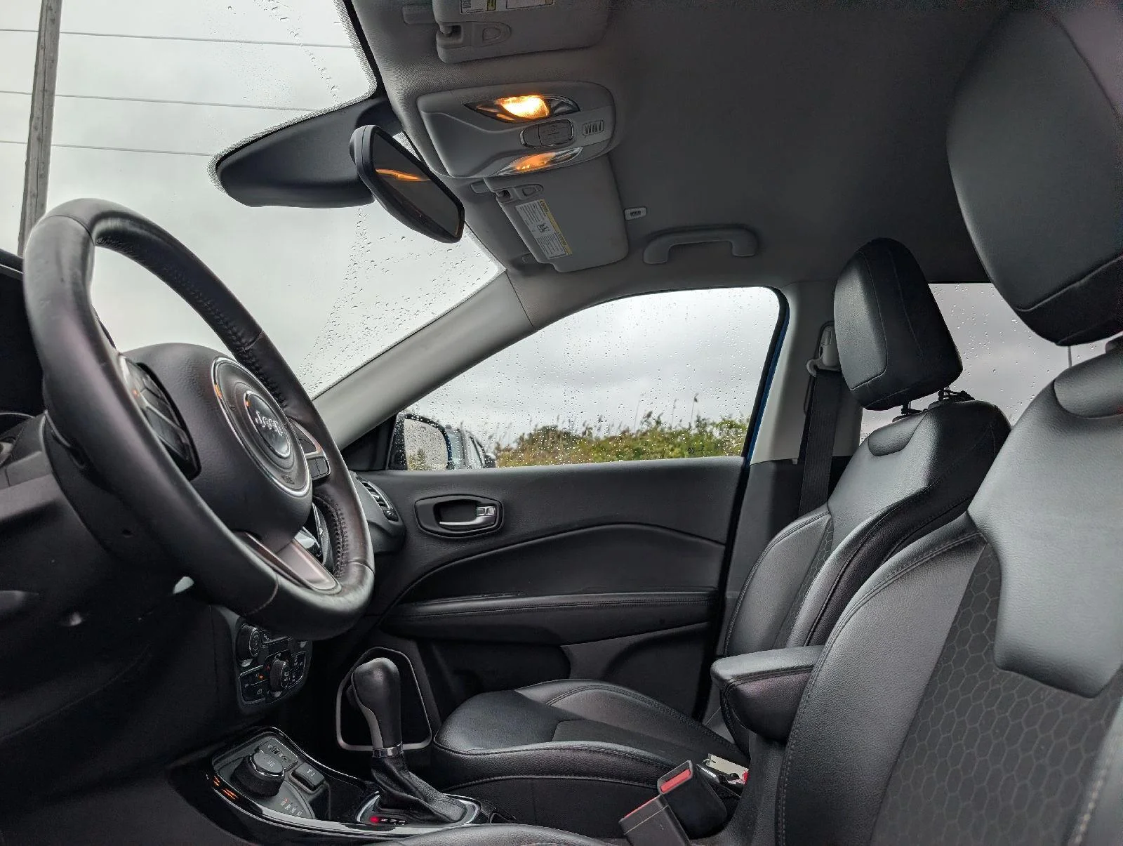 Used 2018 Laser Blue Pearlcoat Jeep Altitude image 11