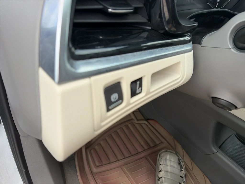 Used 2023 White Cadillac Premium Luxury image 20